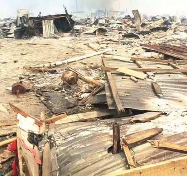 10 Kids Feared Drowned, 200 Structures Burnt Down as Yoruba & Egun Youths Clash in Lekki, Lagos (Photos)